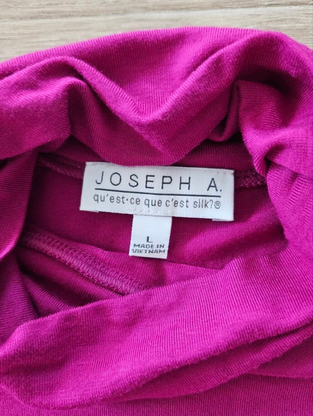 Joseph A. Magenta Short Sleeve Turtleneck Top Size L - Picture 5 of 7